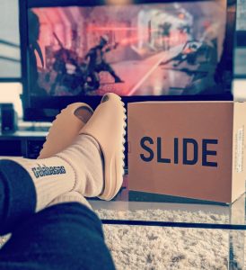 ⁦Yeezy Slide Desert Sand⁩ – תמונה ⁦2⁩