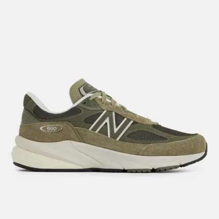 נעל ניו באלאנס 990v6 בצבע ירוק